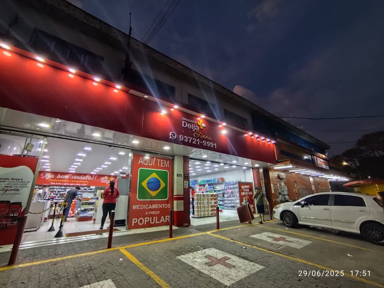 Equipe da Drogaria Deija Farma